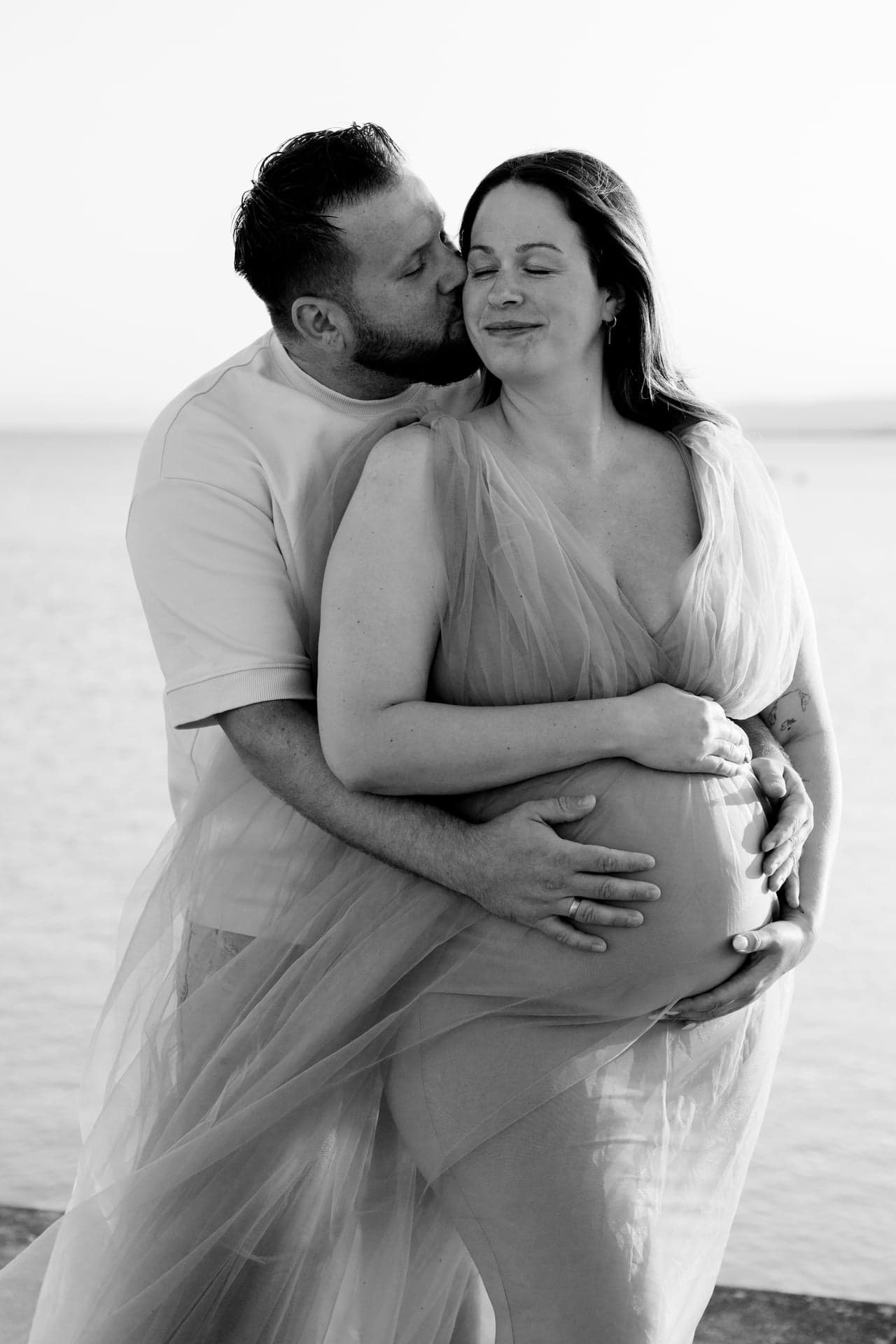 Outdoor Babybauch Fotografie Wien – zartes Naturporträt
