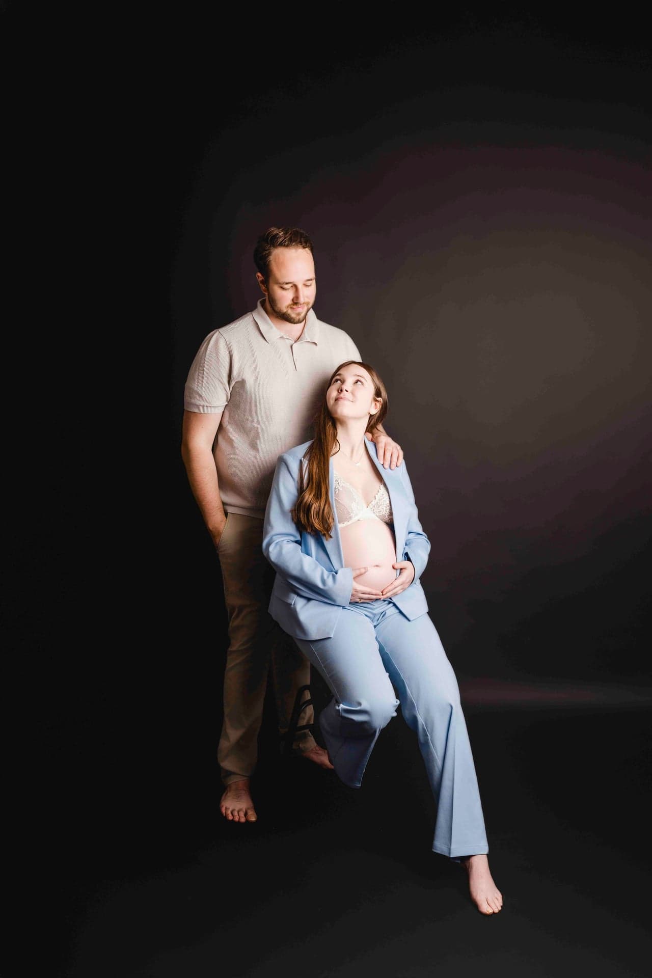 Babybauch Shooting Schwechat – emotionaler Moment