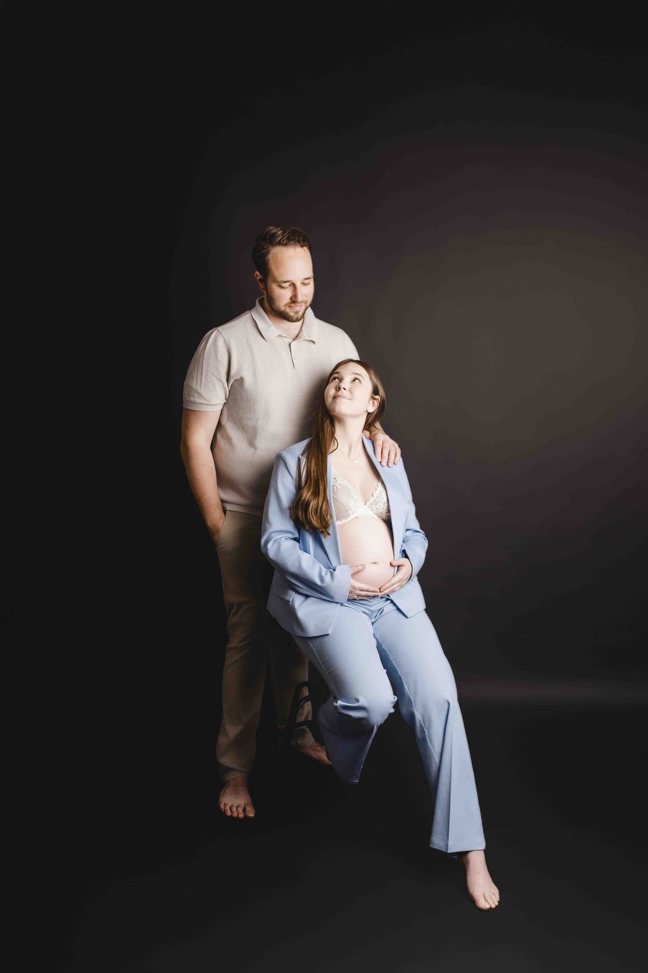 Babybauch Paar Shooting Wien – Eltern im Studio