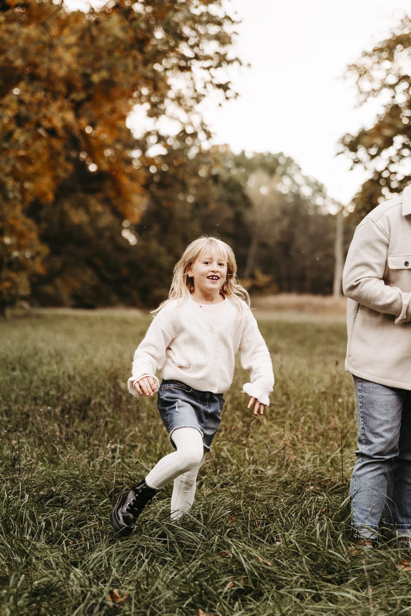 Kinderfotografie Wien – natürlicher Herbstmoment