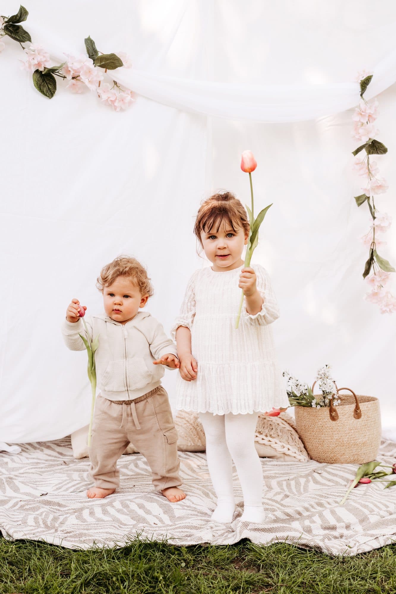 Kinderfotografie Wien – Kinder zwischen Tulpen